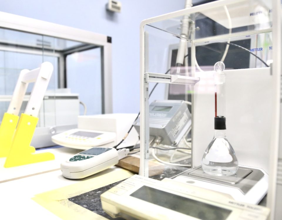 Equipo técnico del Laboratorio Costarricense de Metrología.